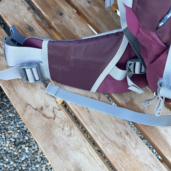 Deuter women’s hiking pack 45-10 SL - Picture 5 of 7